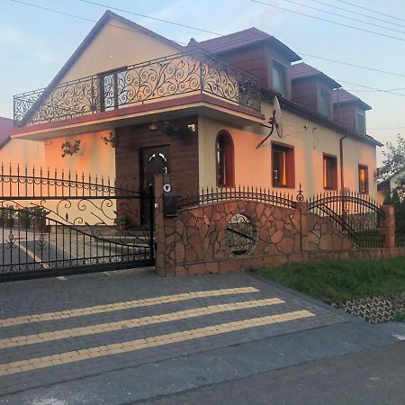 Apartamenty U Maksa Krzywcza Esterno foto